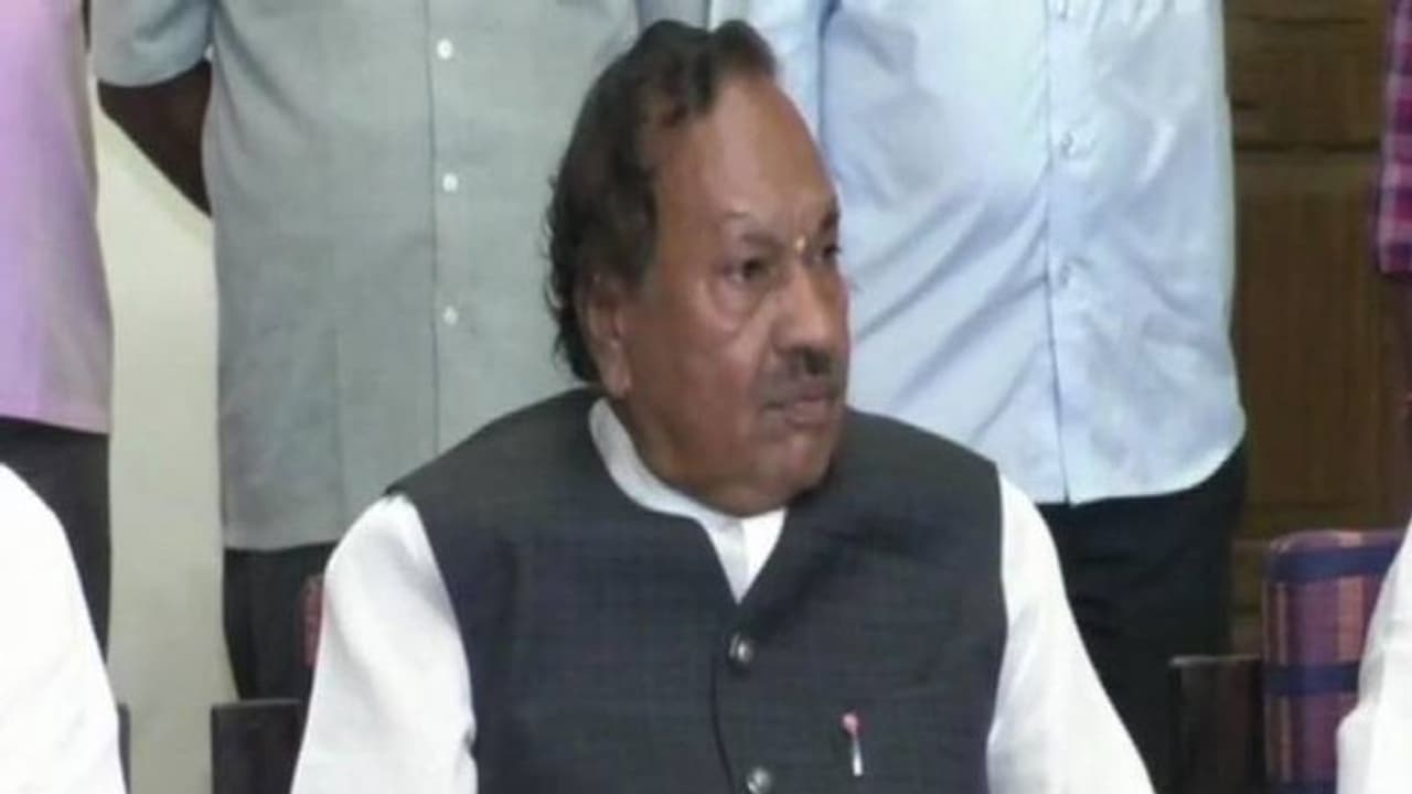 రాజకీయ యోధుడు కేఎస్ ఈశ్వరప్ప.. కర్ణాటక మంత్రిగా ఎందుకు దిగిపోయారంటే ? రాజకీయ యోధుడు కేఎస్ ఈశ్వరప్ప.. కర్ణాటక మంత్రిగా ఎందుకు దిగిపోయారంటే ?