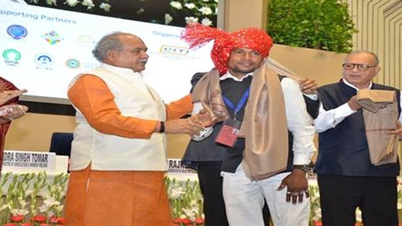  कॉटन का प्रॉडक्शन बढ़ाने पर जोर, कृषि मंत्री ने कहा भारत सबसे बड़ा उत्पादक