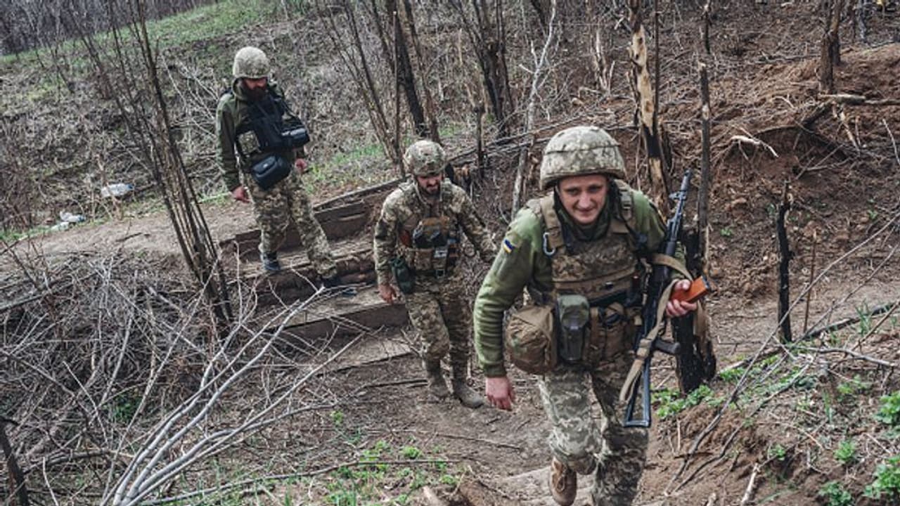 உக்ரைனுக்கு எக்ஸ்பெயரி ஆன ஆயுதங்கள் சப்ளை... நேட்டோ சாயம் வெளுத்ததா? வெளியான அதிர்ச்சி தகவல்!! உக்ரைனுக்கு எக்ஸ்பெயரி ஆன ஆயுதங்கள் சப்ளை... நேட்டோ சாயம் வெளுத்ததா? வெளியான அதிர்ச்சி தகவல்!!