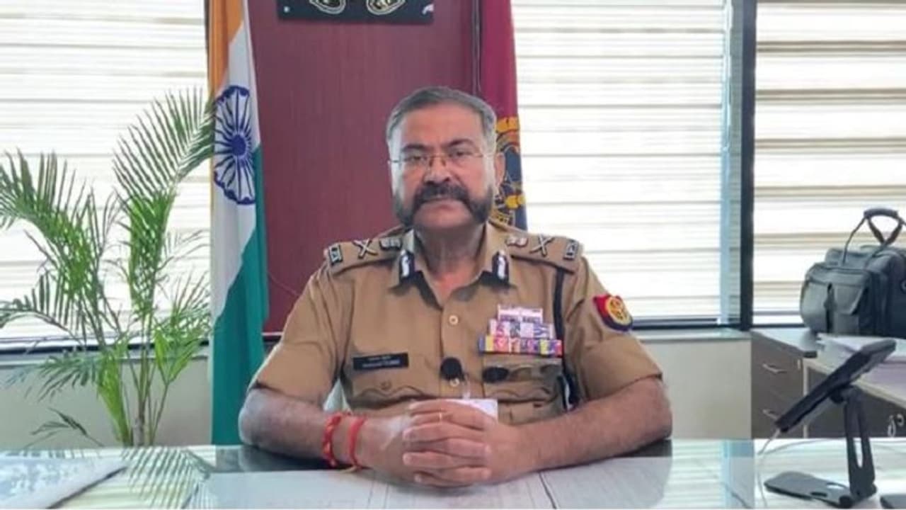 एडीजी लॉ एंड आर्डर प्रशांत कुमार बोले छोटी से छोटी घटना की बड़े स्तर पर हो रही है मॉनिटरिंग एडीजी लॉ एंड आर्डर प्रशांत कुमार बोले छोटी से छोटी घटना की बड़े स्तर पर हो रही है मॉनिटरिंग