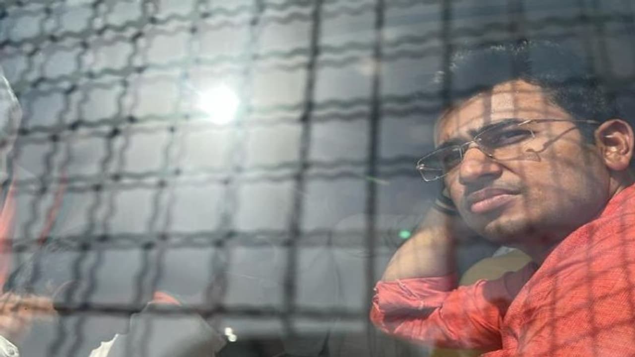 தேஜஸ்வி சூர்யாவை ஓரம் கட்டுகிறதா பாஜக? ஸ்டார் லிஸ்டில் இடம்பெறாதது ஏன்? தேஜஸ்வி சூர்யாவை ஓரம் கட்டுகிறதா பாஜக? ஸ்டார் லிஸ்டில் இடம்பெறாதது ஏன்?