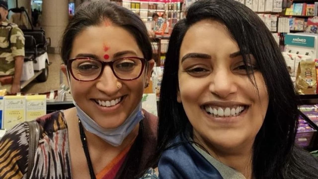 Shwetha Menon : 'അന്നെനിക്ക് പകരക്കാരിയായി വന്ന പുതുമുഖം'; സ്മൃതി ഇറാനിയെ കുറിച്ച് ശ്വേത മേനോന് Shwetha Menon : 'അന്നെനിക്ക് പകരക്കാരിയായി വന്ന പുതുമുഖം'; സ്മൃതി ഇറാനിയെ കുറിച്ച് ശ്വേത മേനോന്