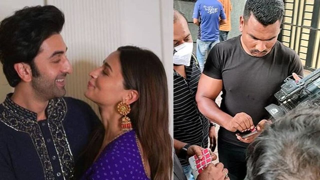 Alia Bhatt Ranbir: ഫോട്ടോ എടുക്കേണ്ട ! മൊബൈലിൽ സ്റ്റിക്കറൊട്ടിച്ച് സുരക്ഷാ ഉദ്യോ​ഗസ്ഥർ; താരവിവാഹ ഒരുക്കങ്ങൾ