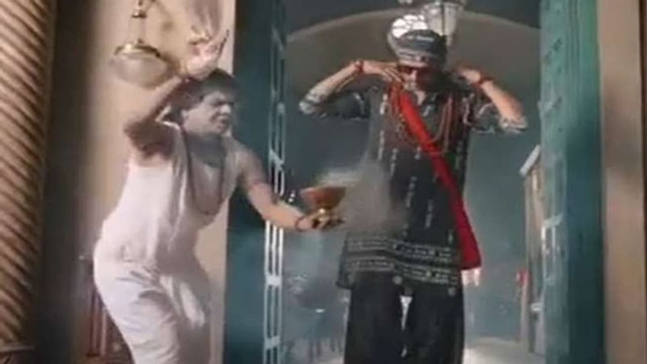 Bhool Bhulaiyaa 2 का टीजर आउट, अक्षय नहीं कार्तिक आर्यन 'मंजुलिका'को करेंगे इस बार काबू में Bhool Bhulaiyaa 2 का टीजर आउट, अक्षय नहीं कार्तिक आर्यन 'मंजुलिका'को करेंगे इस बार काबू में