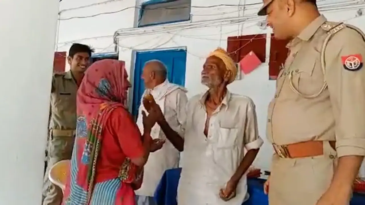 UP Police resolve elderly couple's fight; watch adorable patch up video
