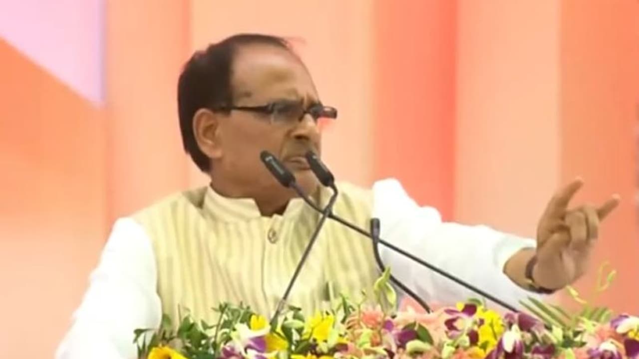 खरगोन हिंसा पर सीएम शिवराज सिंह चौहान का बड़ा ऐलान, दंगे में जिनके घर जले, उन्हें सरकार बनाकर देगी खरगोन हिंसा पर सीएम शिवराज सिंह चौहान का बड़ा ऐलान, दंगे में जिनके घर जले, उन्हें सरकार बनाकर देगी