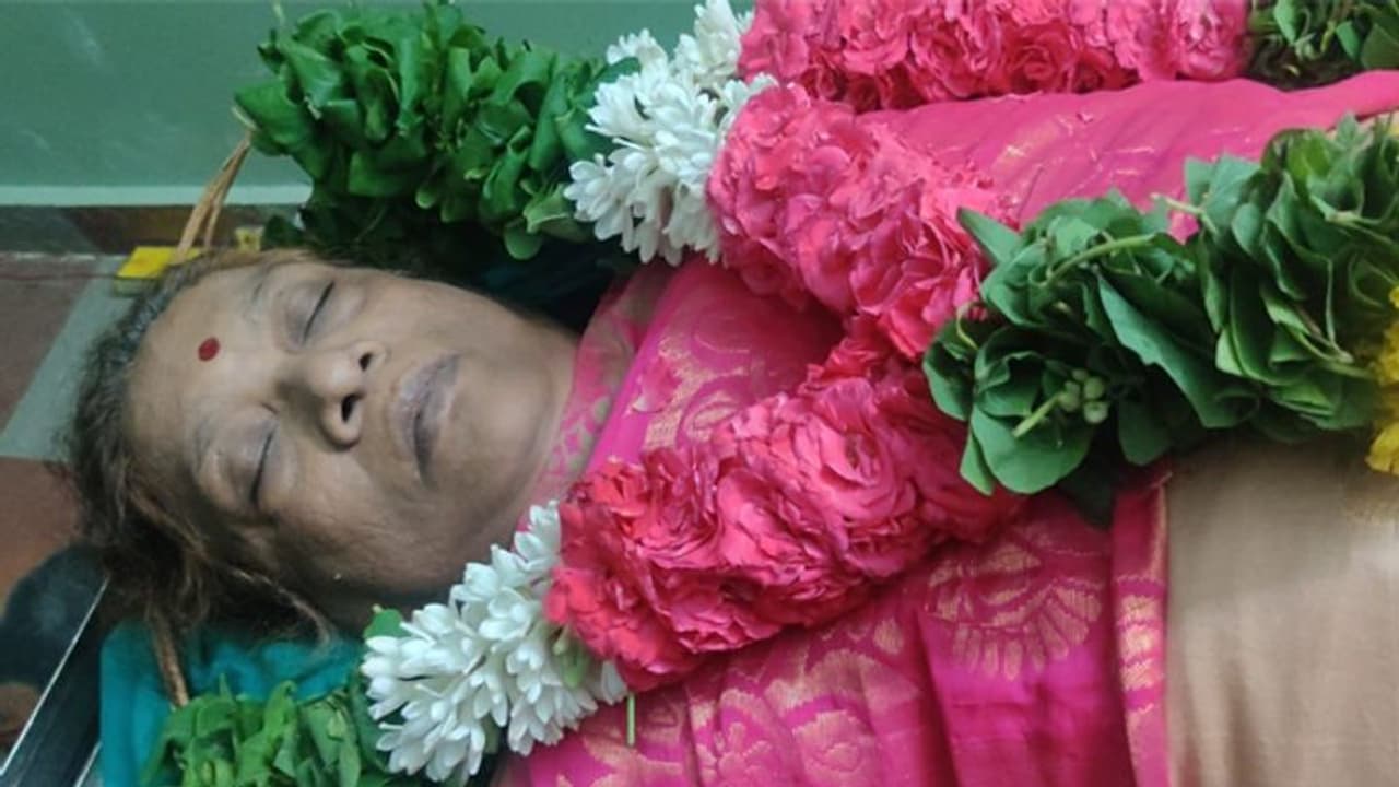 సీపీఐ నారాయణకు భార్యా వియోగం సీపీఐ నారాయణకు భార్యా వియోగం