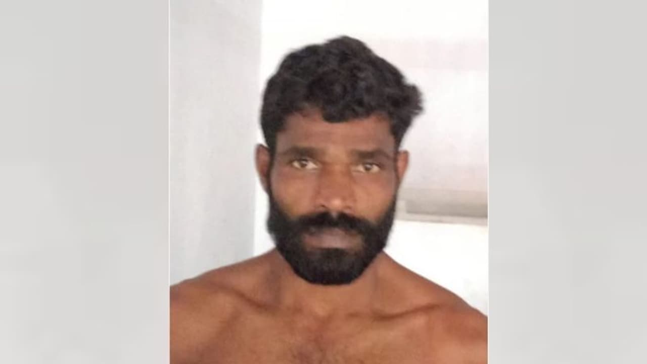 ദാഹിച്ചെത്തിയയാൾക്ക് വെള്ളം കൊടുത്തു, പിന്നാലെ 14 കാരിയെ പീഡിപ്പിച്ചു, പ്രതി പിടിയിൽ ദാഹിച്ചെത്തിയയാൾക്ക് വെള്ളം കൊടുത്തു, പിന്നാലെ 14 കാരിയെ പീഡിപ്പിച്ചു, പ്രതി പിടിയിൽ