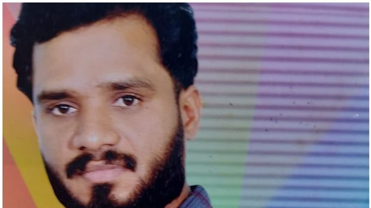 പാലക്കാട് കോട്ടായിയിൽ ഒരു കുടുംബത്തിലെ നാലു പേർക്ക് വെട്ടേറ്റു; കുടുംബ വഴക്കെന്ന് പൊലീസ്