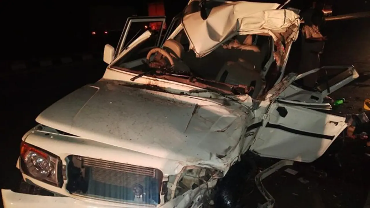 जोधपुर जयपुर NH पर सड़क हादसे में एक ही फैमिली के 6 लोगों की मौत, कुलदेवी के दर्शन करने निकले थे जोधपुर जयपुर NH पर सड़क हादसे में एक ही फैमिली के 6 लोगों की मौत, कुलदेवी के दर्शन करने निकले थे