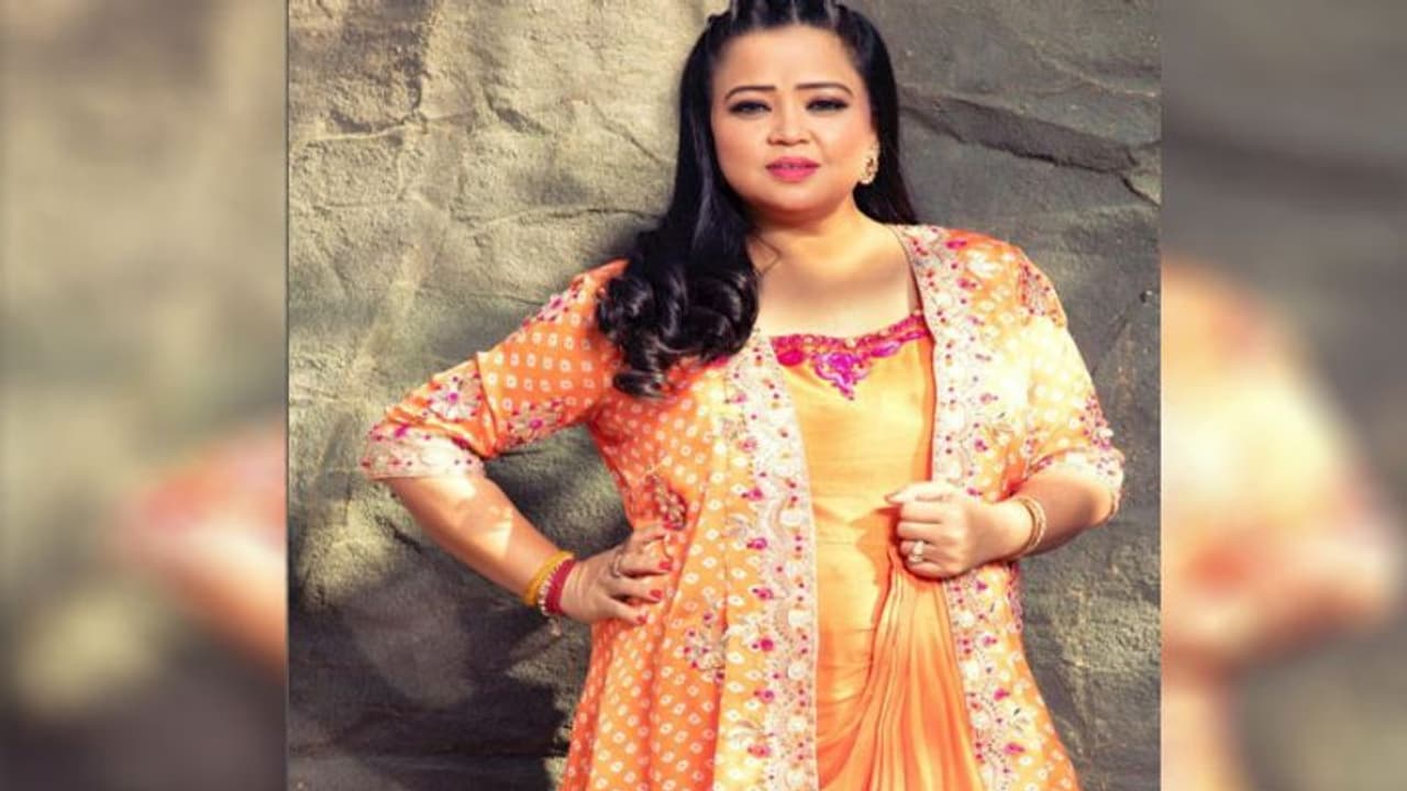 12 दिन के बच्चे को घर पर छोड़ काम पर लौटीं भारती सिंह, फैंस देने लगे ये सलाह 12 दिन के बच्चे को घर पर छोड़ काम पर लौटीं भारती सिंह, फैंस देने लगे ये सलाह