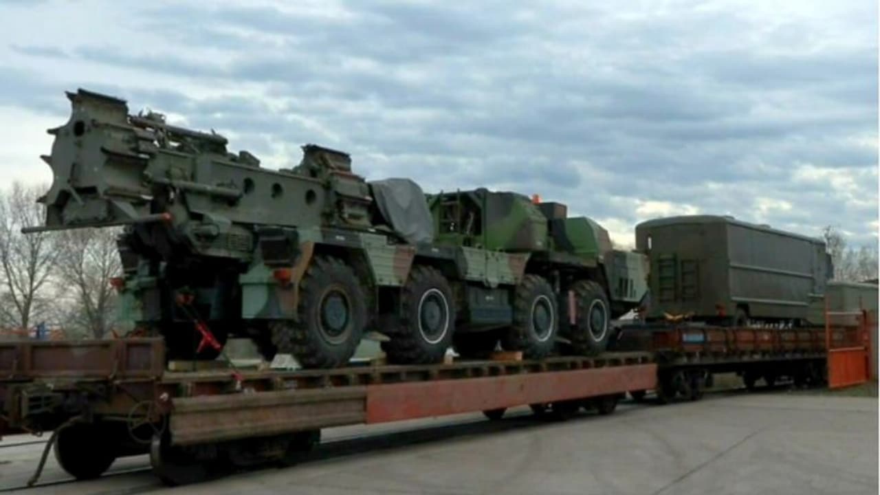 ട്രെയിന് നിറയെ ആയുധങ്ങള്, യുക്രൈനിലേക്ക് അത്യാധുനിക വിദേശ ആയുധങ്ങള് ഒഴുകുന്നു ട്രെയിന് നിറയെ ആയുധങ്ങള്, യുക്രൈനിലേക്ക് അത്യാധുനിക വിദേശ ആയുധങ്ങള് ഒഴുകുന്നു