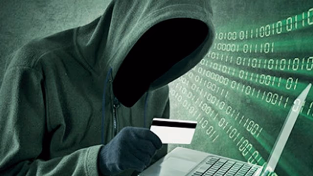 ഓൺലൈൻ പണം തട്ടിപ്പ് : തൃശൂർ സ്വദേശിയുടെ പരാതിയിൽ മുഖ്യപ്രതിയെ ജാര്‍ഖണ്ഡിൽ ചെന്ന് പൊക്കി പൊലീസ് 