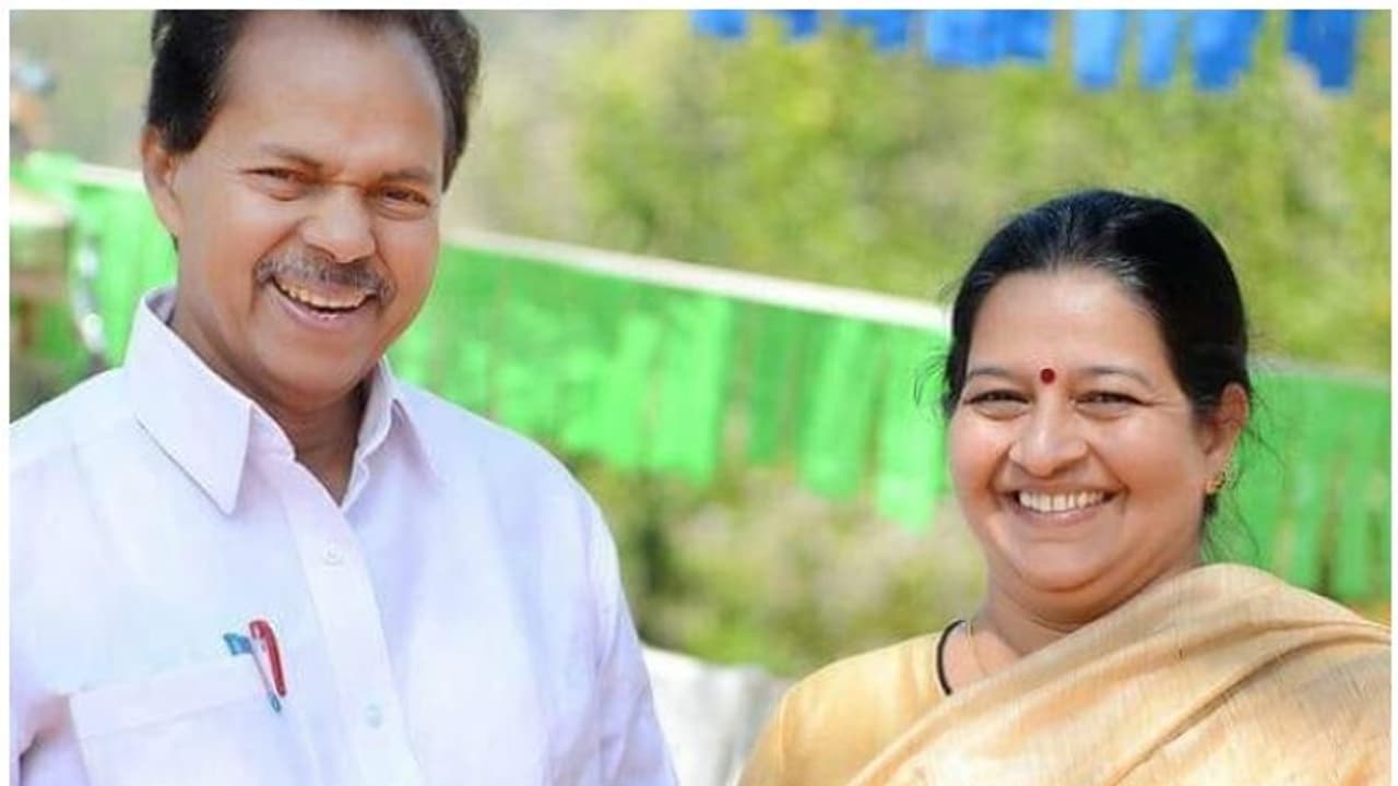 തൃക്കാക്കര ഉപതെരഞ്ഞെടുപ്പ്: കെപിസിസി മുന്ഗണന പി ടി തോമസിന്റെ ഭാര്യക്ക്; നേതാക്കൾ വേണമെന്ന് എതിരഭിപ്രായം തൃക്കാക്കര ഉപതെരഞ്ഞെടുപ്പ്: കെപിസിസി മുന്ഗണന പി ടി തോമസിന്റെ ഭാര്യക്ക്; നേതാക്കൾ വേണമെന്ന് എതിരഭിപ്രായം