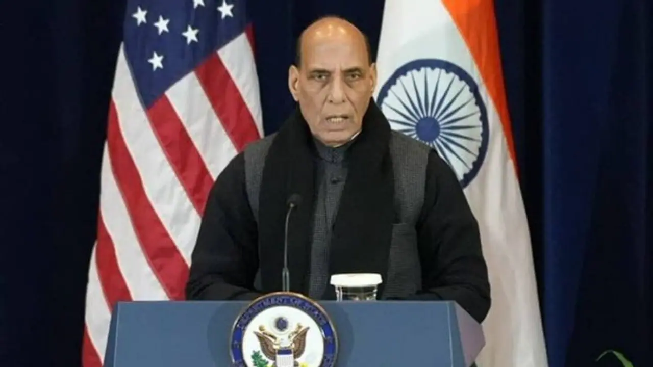 எங்களை தொட்டா தாங்க மாட்டீங்க... சீனாவுக்கு சூசக செய்தி சொன்ன ராஜ்நாத் சிங்..!