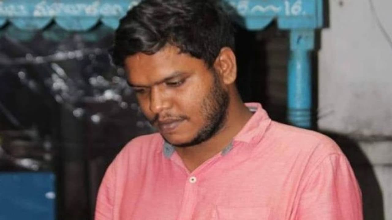 సాయి గణేష్ సూసైడ్: సీబీఐ విచారణ కోరుతూ తెలంగాణ హైకోర్టులో పిల్ సాయి గణేష్ సూసైడ్: సీబీఐ విచారణ కోరుతూ తెలంగాణ హైకోర్టులో పిల్