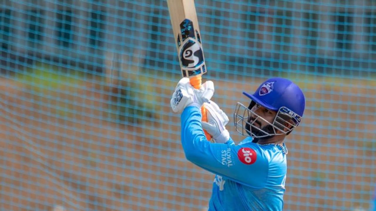 IPL 2022 : കൊവിഡ് ഭീതിക്കിടെ ഡല്ഹി ക്യാപിറ്റല്സ് മൈതാനത്തേക്ക്; എതിരാളികള് ആര്സിബി IPL 2022 : കൊവിഡ് ഭീതിക്കിടെ ഡല്ഹി ക്യാപിറ്റല്സ് മൈതാനത്തേക്ക്; എതിരാളികള് ആര്സിബി