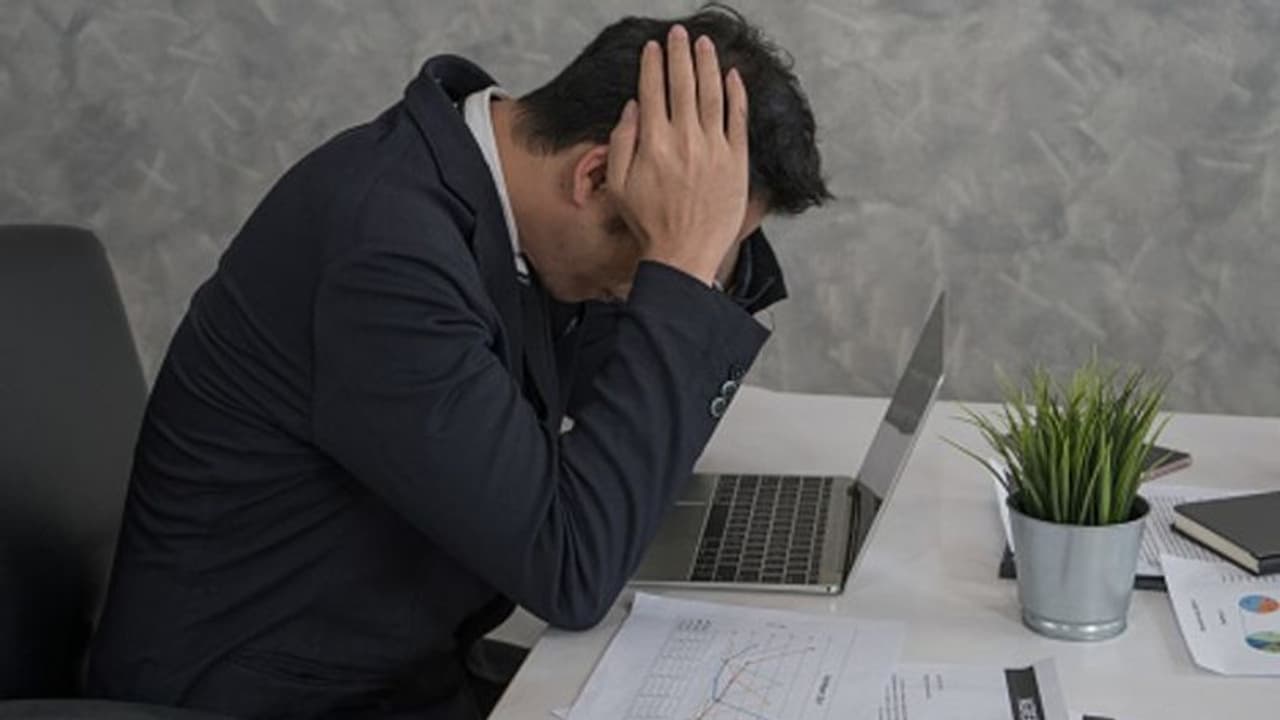 राजस्थान की यह खबर सबको करती है अलर्ट: शादी में पहुंचा था बिजनेसमैन, एक गलती से लगी एक करोड़ की चपत राजस्थान की यह खबर सबको करती है अलर्ट: शादी में पहुंचा था बिजनेसमैन, एक गलती से लगी एक करोड़ की चपत