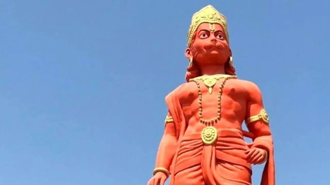 ദേശീയപാതവികസനത്തിന് ഹനുമാൻക്ഷേത്രം മാറ്റിസ്ഥാപിക്കാൻ ഭൂമി വിട്ടുകൊടുത്തത് മുസ്ലിംയുവാവ്, കൈയടിച്ച് നാട്ടുകാര് ദേശീയപാതവികസനത്തിന് ഹനുമാൻക്ഷേത്രം മാറ്റിസ്ഥാപിക്കാൻ ഭൂമി വിട്ടുകൊടുത്തത് മുസ്ലിംയുവാവ്, കൈയടിച്ച് നാട്ടുകാര്