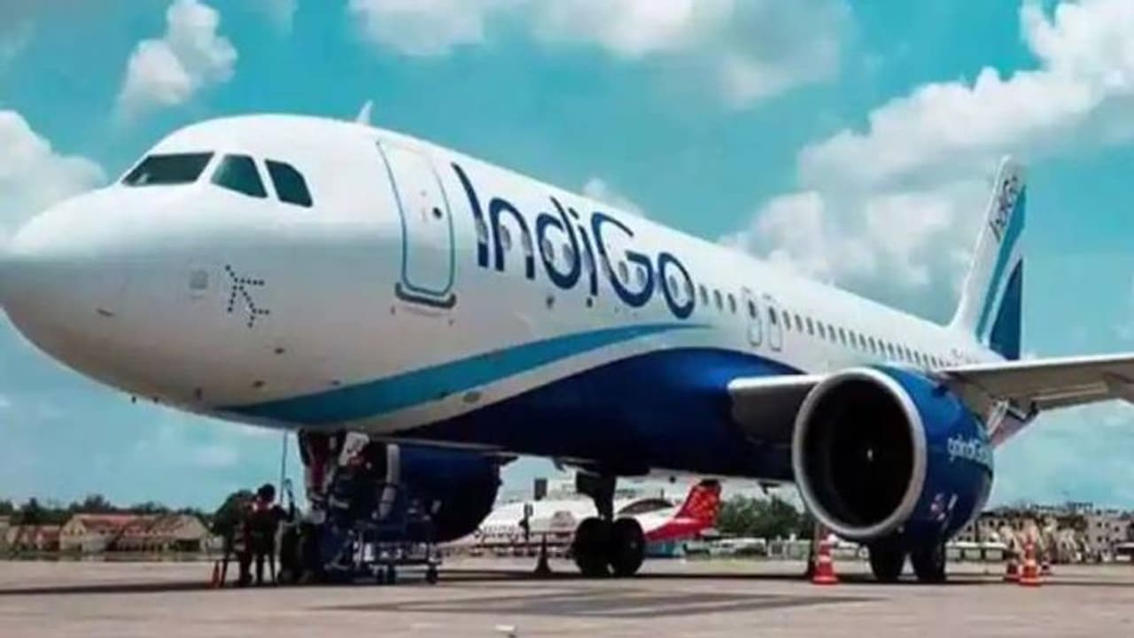 രാജ്യവ്യാപകമായി വിമാനസർവ്വീസുകൾ വൈകിയ സംഭവം: ഇൻഡിഗോയോട് വിശദീകരണം തേടി ഡിജിസിഎ രാജ്യവ്യാപകമായി വിമാനസർവ്വീസുകൾ വൈകിയ സംഭവം: ഇൻഡിഗോയോട് വിശദീകരണം തേടി ഡിജിസിഎ