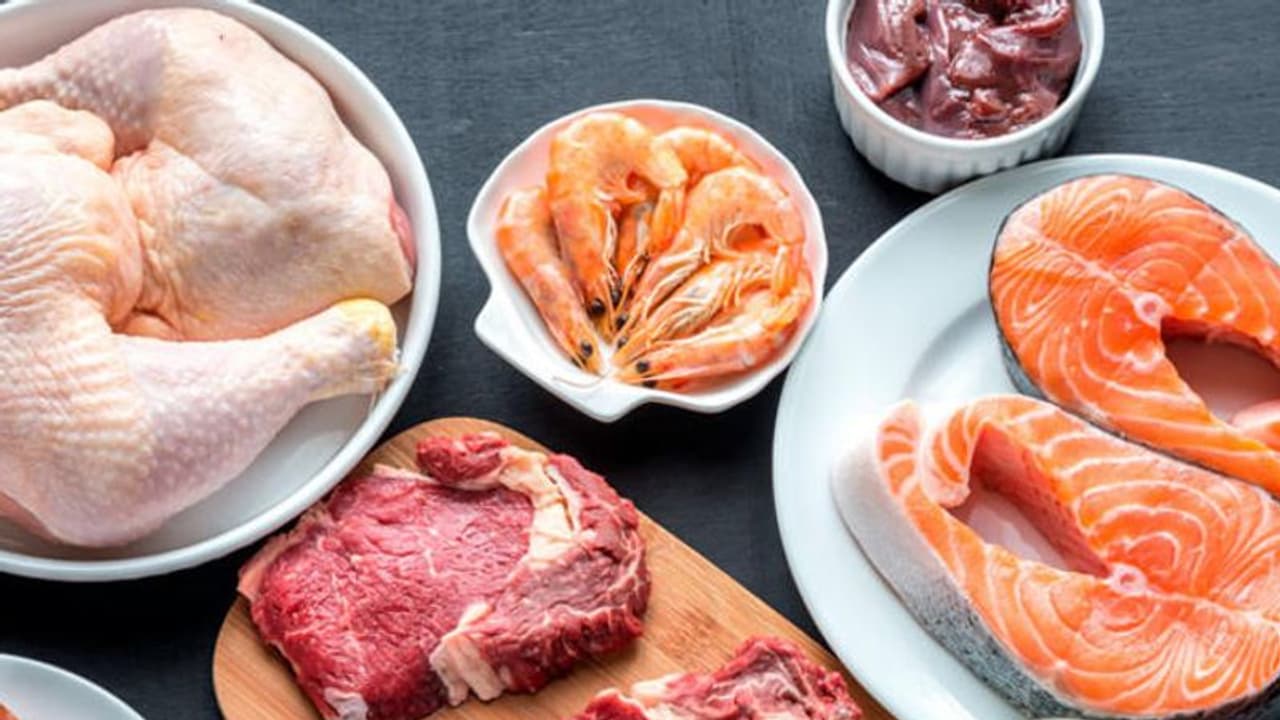 ഈസ്റ്റർ ആഘോഷിക്കാൻ മലയാളി; കോഴിയിറച്ചിക്ക് റെക്കോർഡ് വില, മത്സ്യ മാംസ വില കുതിക്കുന്നു ഈസ്റ്റർ ആഘോഷിക്കാൻ മലയാളി; കോഴിയിറച്ചിക്ക് റെക്കോർഡ് വില, മത്സ്യ മാംസ വില കുതിക്കുന്നു