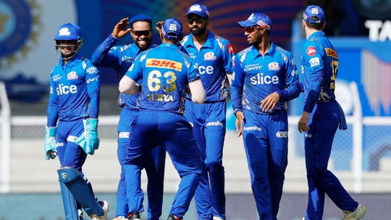 ముంబై ఇండియన్స్ ఓటములకు ప్రధాన కారణాలివే.. క్రిస్టల్ క్లీయర్ గా అభిప్రాయలు చెప్పిన ఫ్యాన్స్ ముంబై ఇండియన్స్ ఓటములకు ప్రధాన కారణాలివే.. క్రిస్టల్ క్లీయర్ గా అభిప్రాయలు చెప్పిన ఫ్యాన్స్