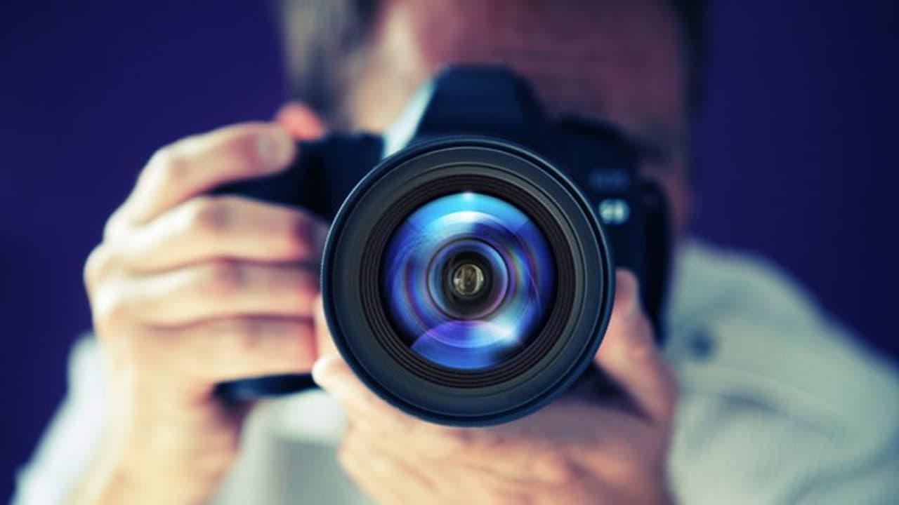 ഹൈസ്കൂള് വിദ്യാര്ത്ഥിനിയുടെ നഗ്നഫോട്ടോഷൂട്ട്, ഫോട്ടോഗ്രാഫി അധ്യാപകന് കുടുങ്ങി. ഹൈസ്കൂള് വിദ്യാര്ത്ഥിനിയുടെ നഗ്നഫോട്ടോഷൂട്ട്, ഫോട്ടോഗ്രാഫി അധ്യാപകന് കുടുങ്ങി.