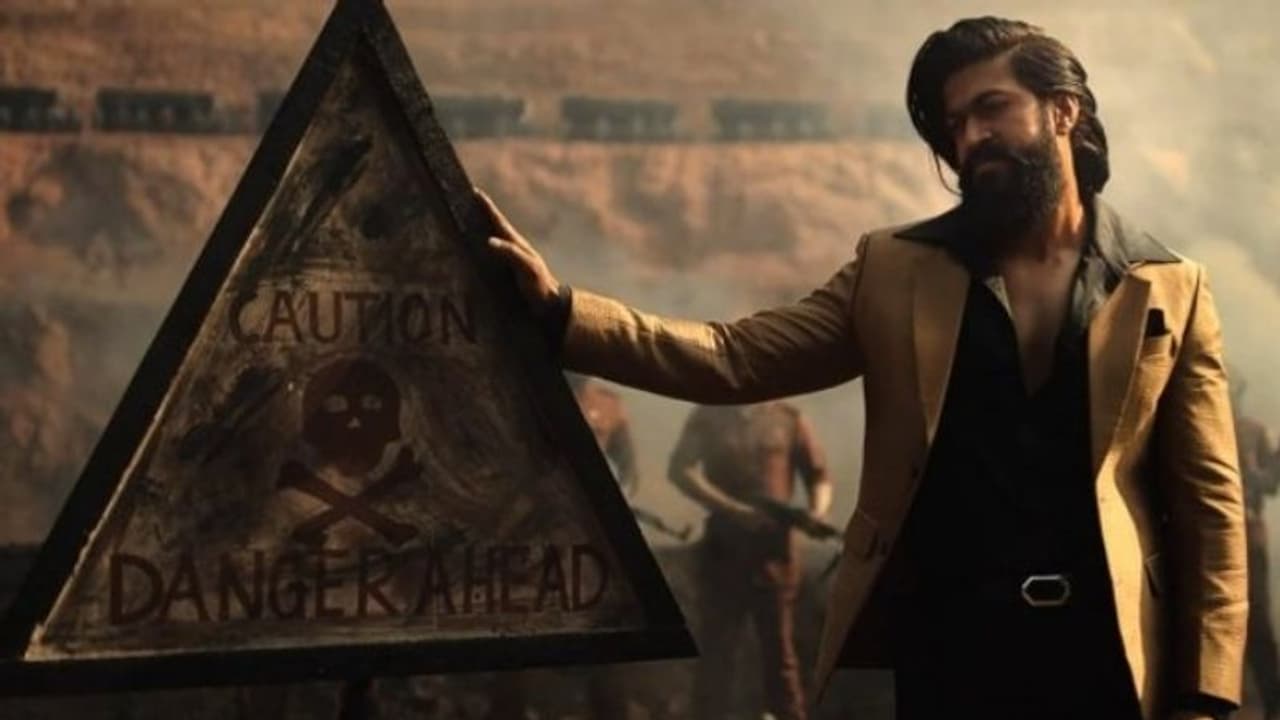 KGF 2 Box Office : തുടര്ച്ചയായ രണ്ടാം ദിനവും 100 കോടിക്ക് മുകളില്; കെജിഎഫ് 2 ഇതുവരെ നേടിയത് KGF 2 Box Office : തുടര്ച്ചയായ രണ്ടാം ദിനവും 100 കോടിക്ക് മുകളില്; കെജിഎഫ് 2 ഇതുവരെ നേടിയത്