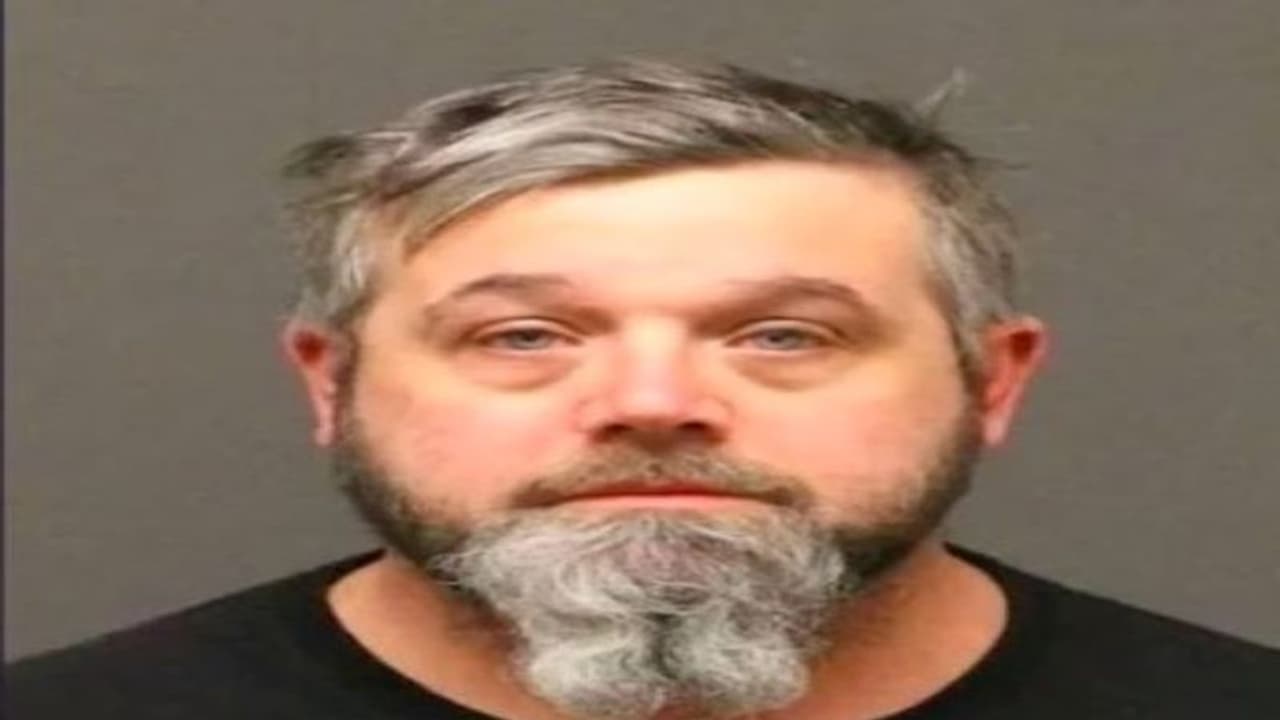 OMG! मकान मालिक ने खोला किराएदार का फ्रीजर, अंदर का नजारा देख कांप गया वो OMG! मकान मालिक ने खोला किराएदार का फ्रीजर, अंदर का नजारा देख कांप गया वो