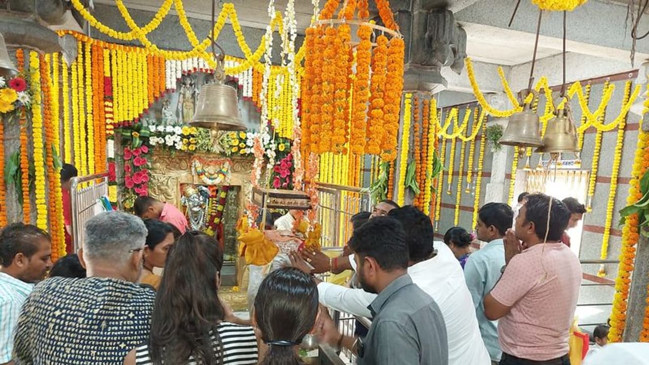 ಹುಬ್ಬಳ್ಳಿಯಲ್ಲಿ ಅರ್ಥಪೂರ್ಣ ಹನುಮಾನ್ ಜಯಂತಿ ಆಚರಣೆ ಹುಬ್ಬಳ್ಳಿಯಲ್ಲಿ ಅರ್ಥಪೂರ್ಣ ಹನುಮಾನ್ ಜಯಂತಿ ಆಚರಣೆ