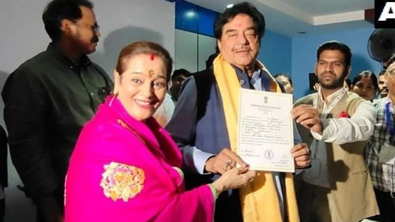 'মনে হচ্ছে আমরা আসানসোলের বাসিন্দা', স্বামী শত্রুঘ্ন সিনহার জয়ে গর্বিত স্ত্রী 