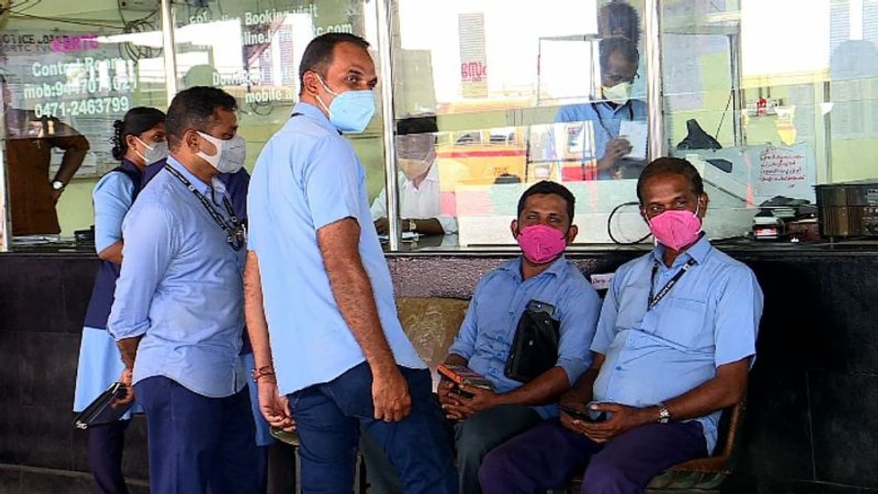 പണിമുടക്കിന് ജോലിക്ക് ഹാജരാവാത്തവരുടെ പട്ടിക തയ്യാറാക്കി കെഎസ്ആർടിസി; മിനിമം ഡ്യൂട്ടി ഉത്തരവും ഇറങ്ങി