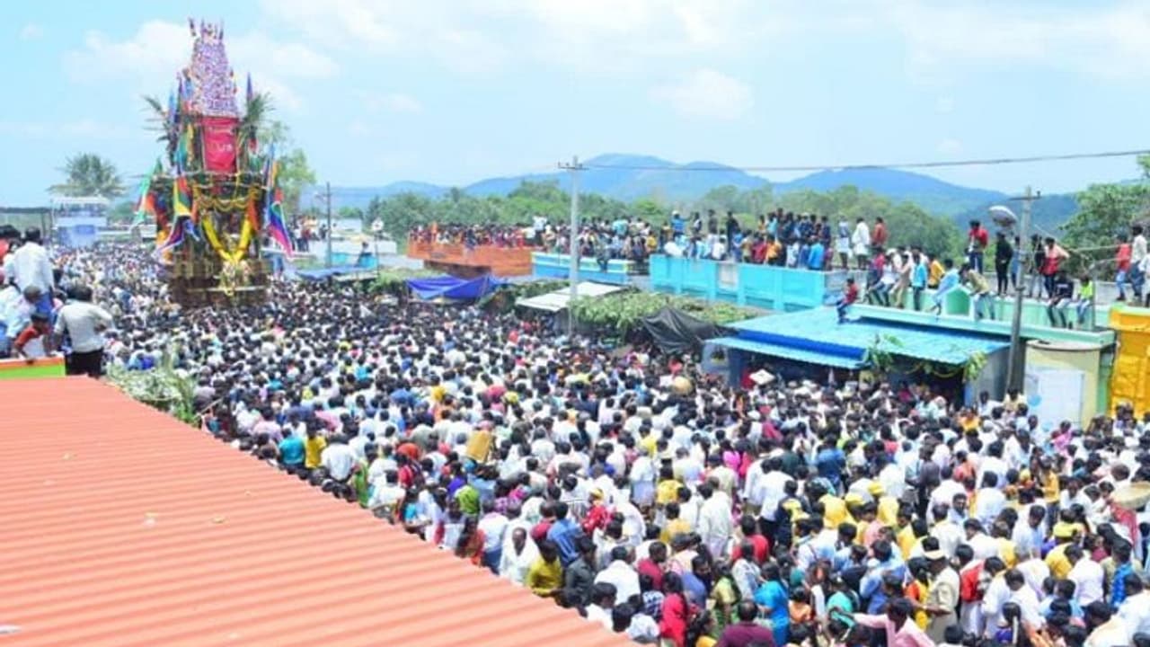 Chamarajanagar: ಆರು ವರ್ಷದ ಬಳಿಕ ಬಿಳಿಗಿರಿರಂಗನ ಅದ್ದೂರಿ ರಥೋತ್ಸವ: ಸಾವಿರಾರು ಭಕ್ತರು ಭಾಗಿ Chamarajanagar: ಆರು ವರ್ಷದ ಬಳಿಕ ಬಿಳಿಗಿರಿರಂಗನ ಅದ್ದೂರಿ ರಥೋತ್ಸವ: ಸಾವಿರಾರು ಭಕ್ತರು ಭಾಗಿ