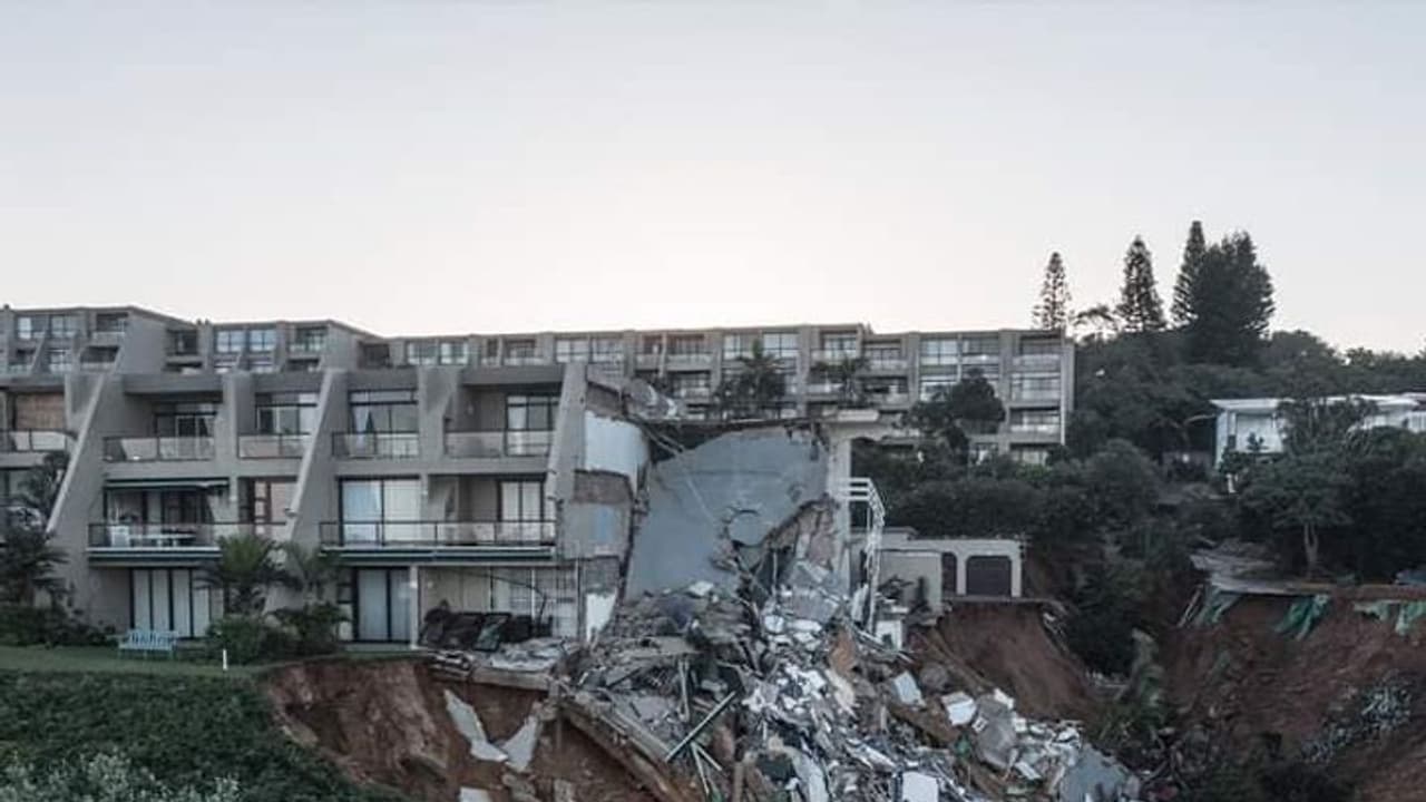 దక్షిణాఫ్రికాలో వరదల వ‌ల్ల‌ 400 మంది మృతి.. నిరాశ్ర‌యులైన 40 వేల‌ మంది 