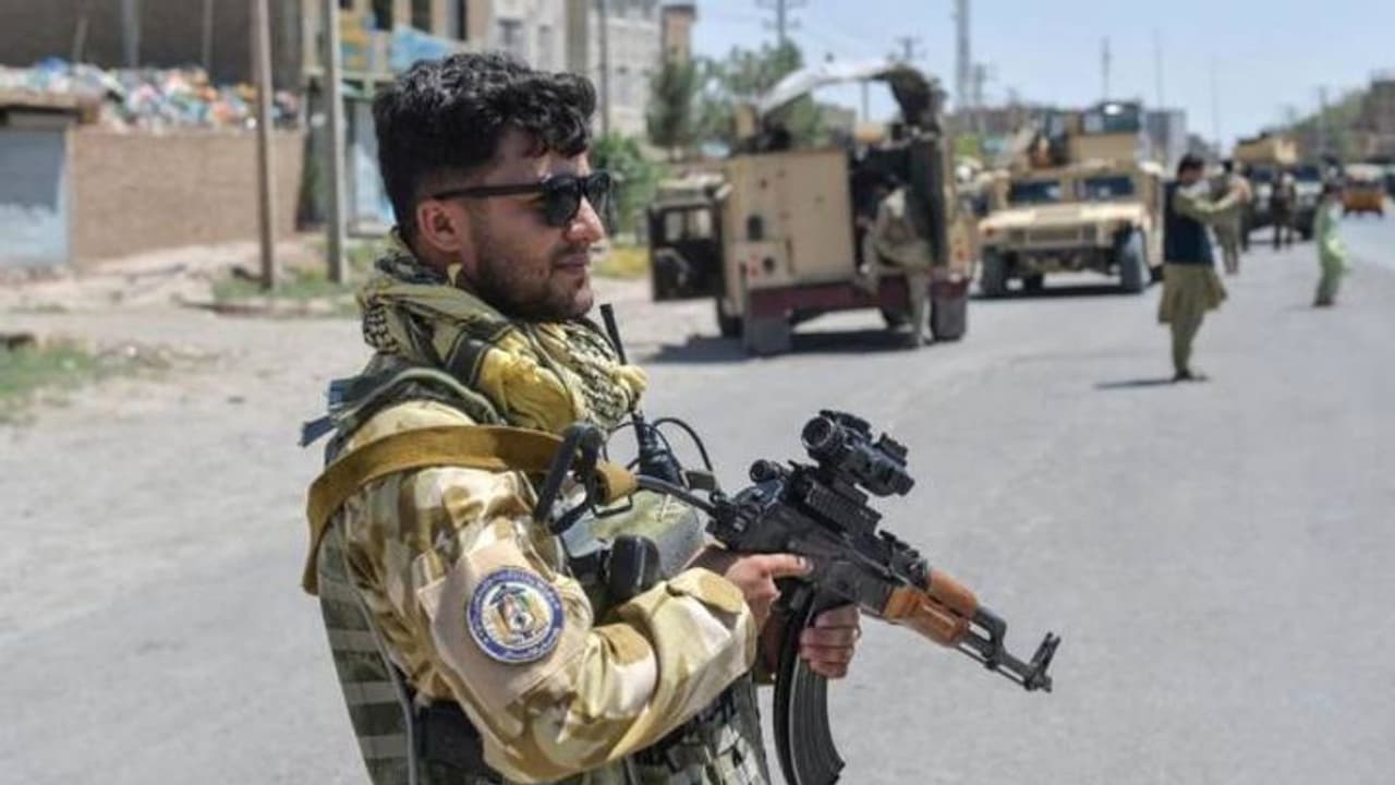 பார்த்து இருந்துக்கோங்க... தாக்குதல் நடத்திய பாகிஸ்தான்.. கடுமையாக எச்சரித்த ஆப்கன்..! பார்த்து இருந்துக்கோங்க... தாக்குதல் நடத்திய பாகிஸ்தான்.. கடுமையாக எச்சரித்த ஆப்கன்..!