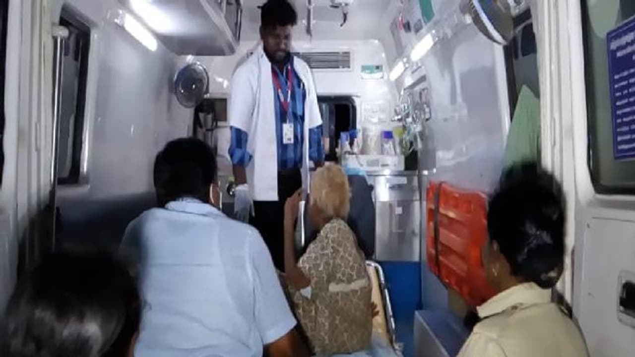 10 വർഷത്തോളം അമ്മയെ വീട്ടിൽ പൂട്ടിയിട്ട് ആഹാരം പോലും കൊടുക്കാതെ മക്കൾ 10 വർഷത്തോളം അമ്മയെ വീട്ടിൽ പൂട്ടിയിട്ട് ആഹാരം പോലും കൊടുക്കാതെ മക്കൾ