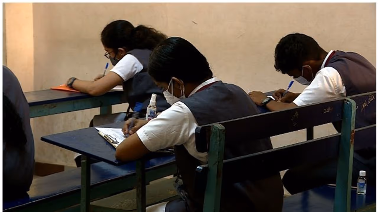 വിദ്യാര്‍ത്ഥികളുടെ ബസ് യാത്ര: ആര്‍.ടി.ഒ സാക്ഷ്യപ്പെടുത്തിയ കണ്‍സഷന്‍ കാര്‍ഡുകള്‍ നിര്‍ബന്ധമാക്കും