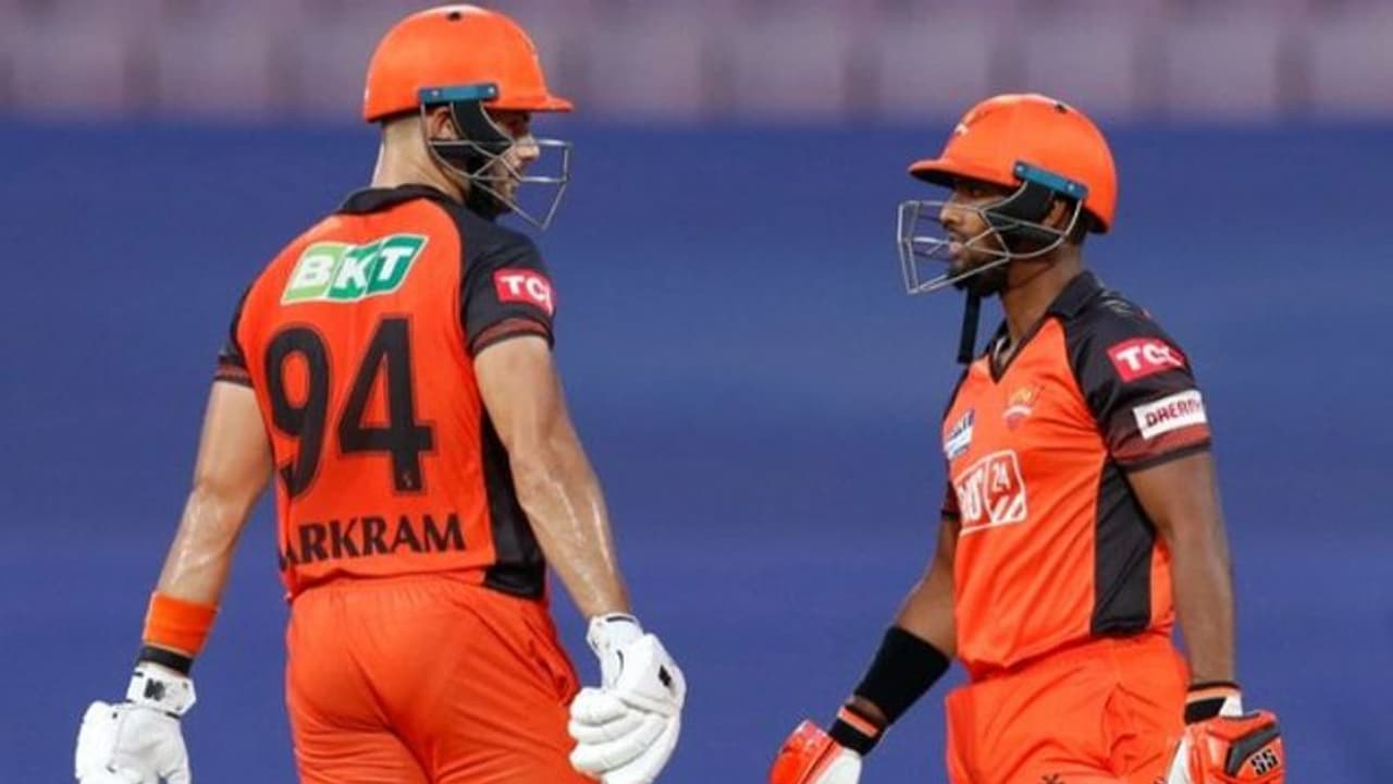 PBKS vs SRH পঞ্জাবকে হারিয়ে টানা চতুর্থ জয় সানরাইজার্সের, লিগ টেবিলে চার নম্বরে অরেঞ্জ আর্মি PBKS vs SRH পঞ্জাবকে হারিয়ে টানা চতুর্থ জয় সানরাইজার্সের, লিগ টেবিলে চার নম্বরে অরেঞ্জ আর্মি