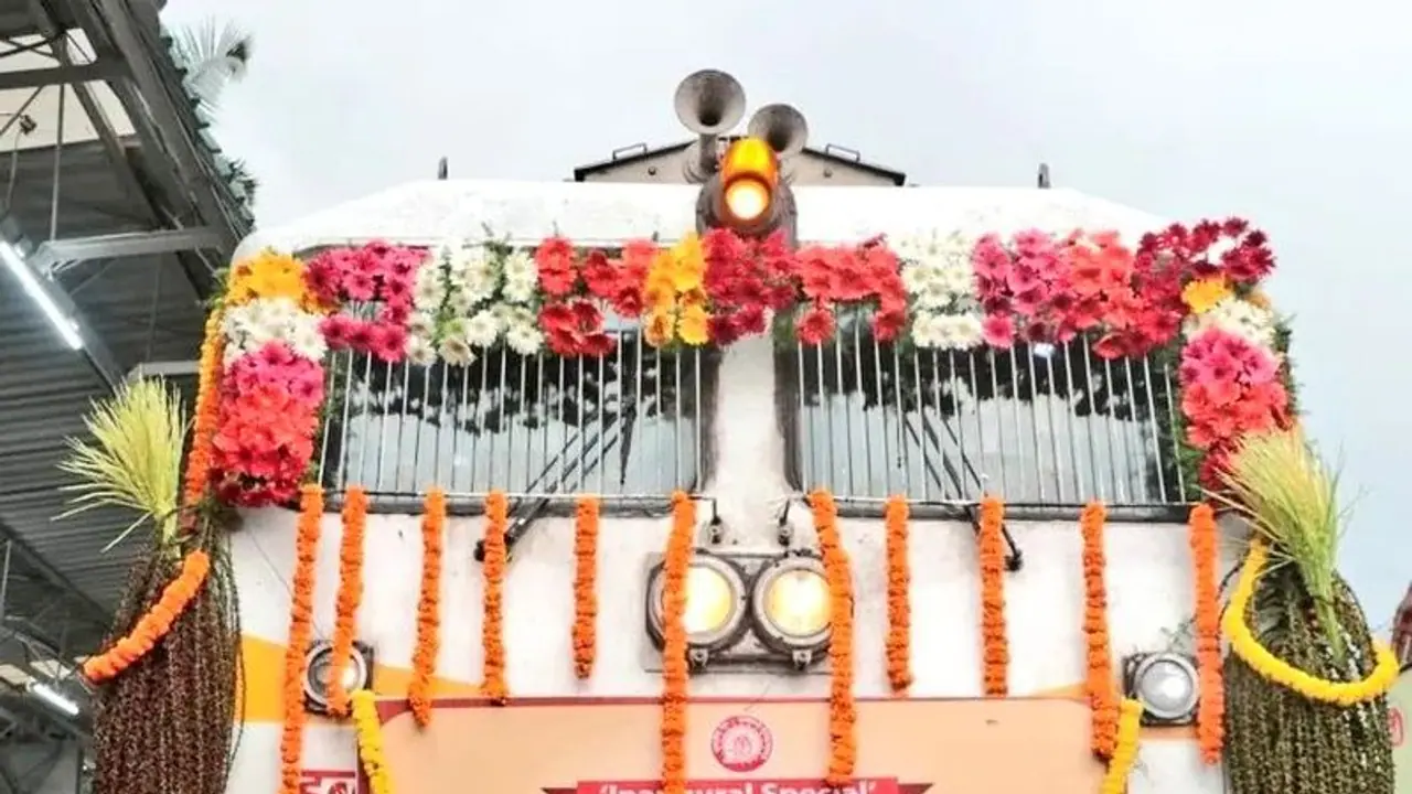 ಶಿವಮೊಗ್ಗದಿಂದ ತಿರುಪತಿ ಮಾರ್ಗವಾಗಿ ಚೆನ್ನೈಗೆ ಹೊಸ ರೈಲು: ಬಿ.ವೈ.ರಾಘವೇಂದ್ರ ಚಾಲನೆ ಶಿವಮೊಗ್ಗದಿಂದ ತಿರುಪತಿ ಮಾರ್ಗವಾಗಿ ಚೆನ್ನೈಗೆ ಹೊಸ ರೈಲು: ಬಿ.ವೈ.ರಾಘವೇಂದ್ರ ಚಾಲನೆ