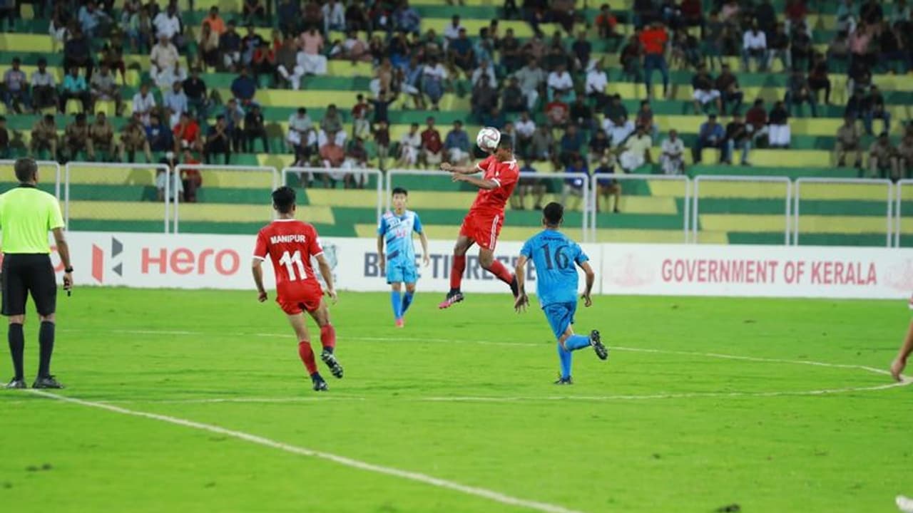 Santosh Trophy : നിലവിലെ ചാംപ്യന്മാരായ സര്‍വീസസിനെ തകര്‍ത്ത് മണിപ്പൂര്‍; കര്‍ണാടകയ്ക്ക് സമനില