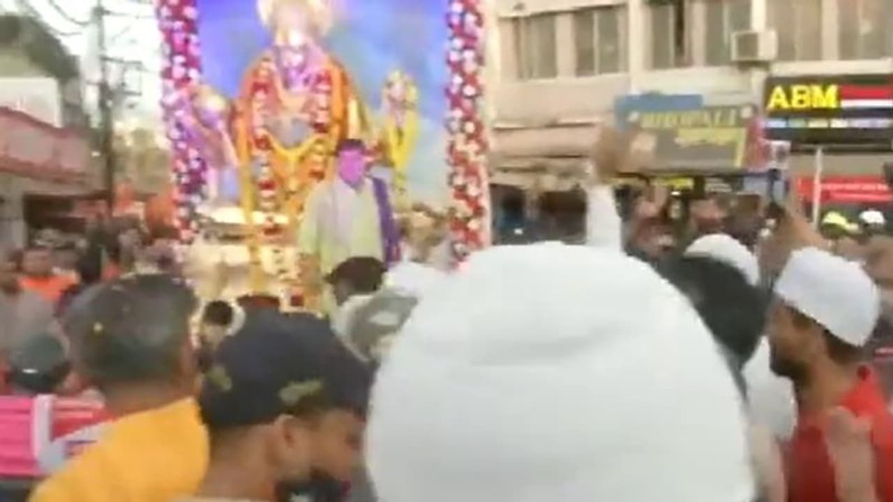 ಆಂಧ್ರ, ಡೆಹ್ರಾಡೂನ್‌ನಲ್ಲೂ ಗಲಭೆ: ಭೋಪಾಲ್‌ನಲ್ಲಿ ಹನುಮನಿಗೆ ಹೂ ಮಳೆಗರೆದ ಮುಸ್ಲಿಮರು