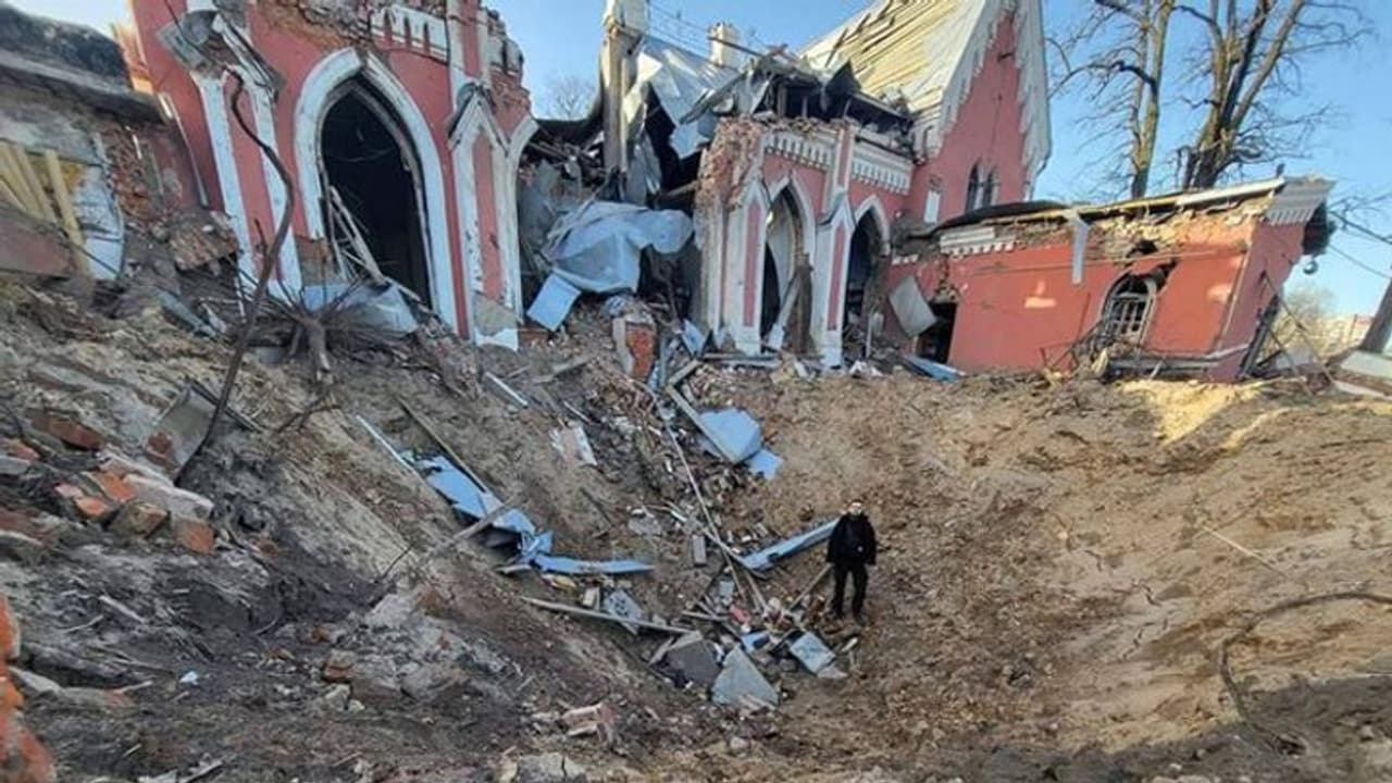 ‘No surrender’: Ukrainians continue to fight in Mariupol steel plant