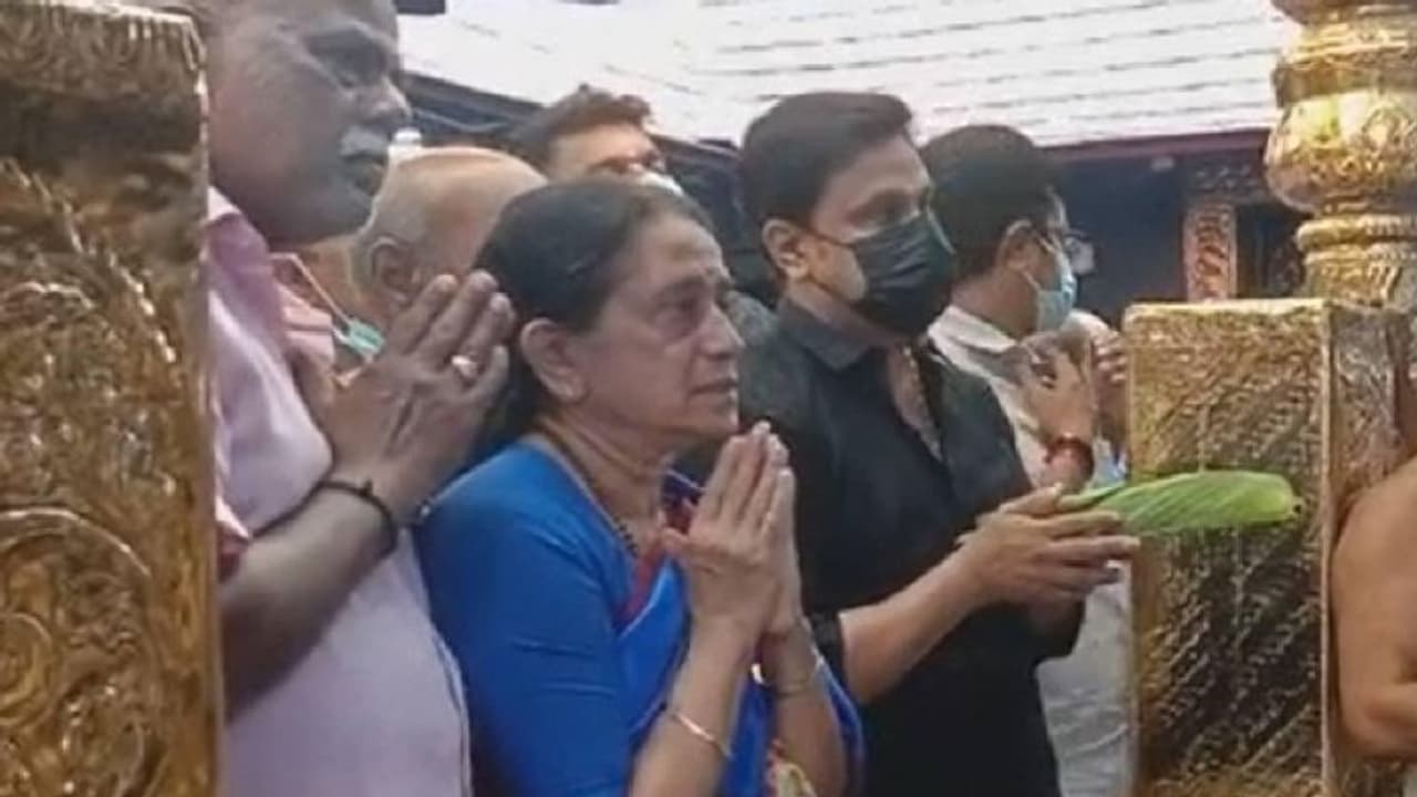 Dileep : ശബരിമലയില്‍ ദര്‍ശനം നടത്തി ദിലീപ്