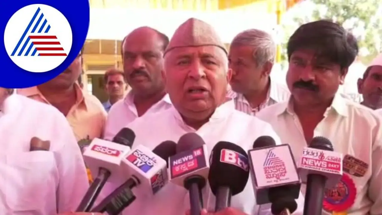 Gadag: ಮಠದ ಹಣವನ್ನೂ ಕಿತ್ತುಕೊಳ್ಳುವ ಇವರನ್ನ ದೇವರೇ ಕಾಪಾಡಬೇಕು: ಹೆಚ್.ಕೆ.ಪಾಟೀಲ್ Gadag: ಮಠದ ಹಣವನ್ನೂ ಕಿತ್ತುಕೊಳ್ಳುವ ಇವರನ್ನ ದೇವರೇ ಕಾಪಾಡಬೇಕು: ಹೆಚ್.ಕೆ.ಪಾಟೀಲ್