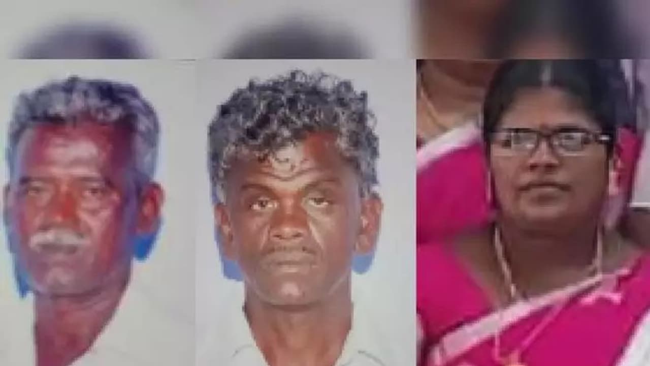 அண்ணன் தம்பி தகராறு.. ஆத்திரத்தில் அரிவாள் எடுத்து ஒரே வெட்டு.. துடிதுடிக்க 3 பேர் பலி..பதற்றத்தில் நெல்லை..! அண்ணன் தம்பி தகராறு.. ஆத்திரத்தில் அரிவாள் எடுத்து ஒரே வெட்டு.. துடிதுடிக்க 3 பேர் பலி..பதற்றத்தில் நெல்லை..!