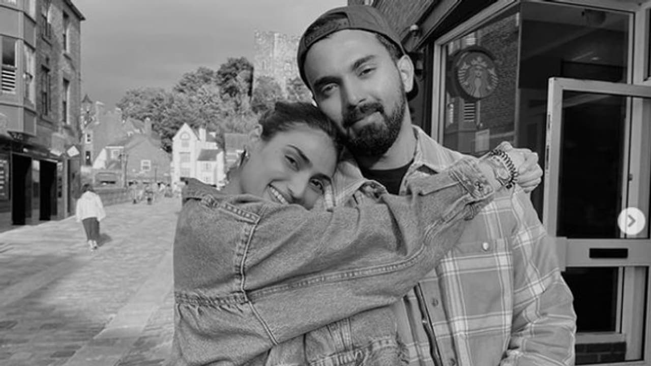 ಹಸೆಮಣೆ ಏರಲು ಸಜ್ಜಾದ ಕ್ರಿಕೆಟಿಗ ಕೆ.ಎಲ್ ರಾಹುಲ್ ಮತ್ತು ಅತಿಯಾ ಶೆಟ್ಟಿ ಹಸೆಮಣೆ ಏರಲು ಸಜ್ಜಾದ ಕ್ರಿಕೆಟಿಗ ಕೆ.ಎಲ್ ರಾಹುಲ್ ಮತ್ತು ಅತಿಯಾ ಶೆಟ್ಟಿ