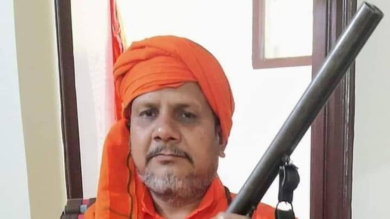 இந்தியா பாகிஸ்தான் போல் ஆயிடும்..இந்துக்களே அதிக குழந்தைகளை பெறுங்கள்.. சர்ச்சையில் சிக்கிய சாமியார்... இந்தியா பாகிஸ்தான் போல் ஆயிடும்..இந்துக்களே அதிக குழந்தைகளை பெறுங்கள்.. சர்ச்சையில் சிக்கிய சாமியார்...