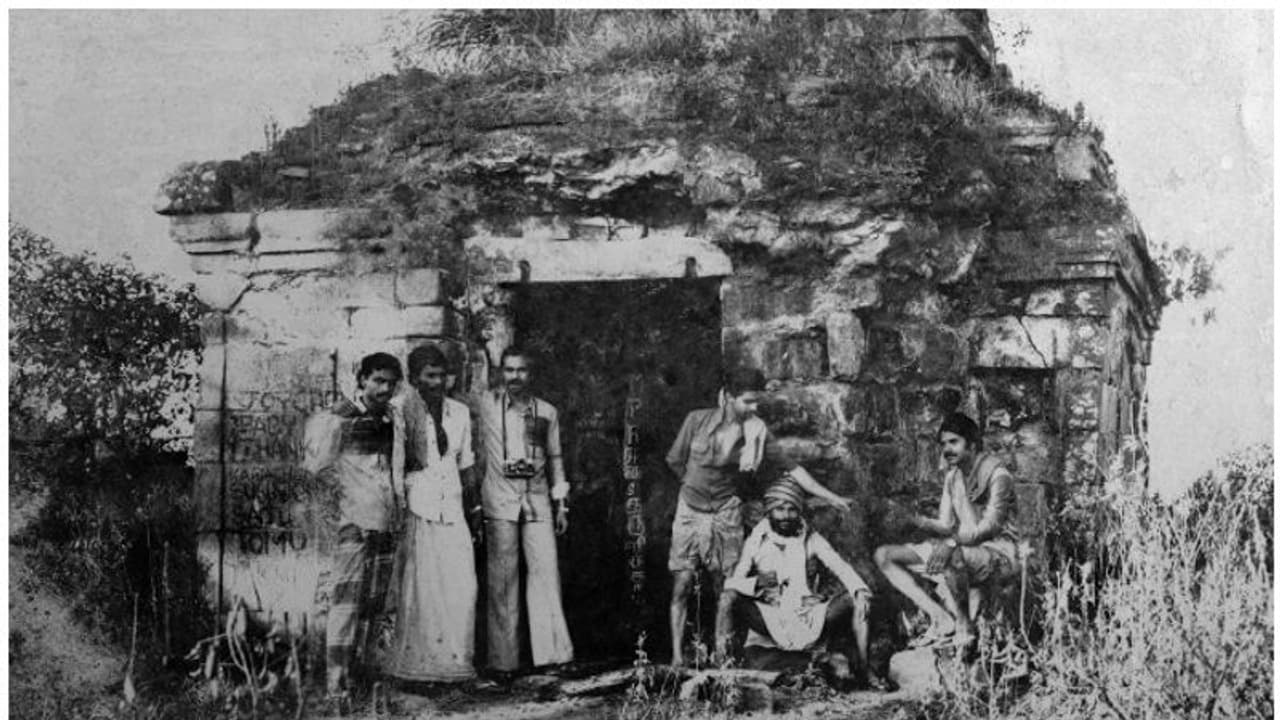 ക്യാമറയ്ക്ക് നിരോധനം; 40 വര്ഷം മുമ്പ് ചിത്രമെടുത്ത ഫോട്ടോഗ്രാഫര്ക്കും മംഗളാദേവിയില് പോകാനായില്ലെന്ന് പരാതി ക്യാമറയ്ക്ക് നിരോധനം; 40 വര്ഷം മുമ്പ് ചിത്രമെടുത്ത ഫോട്ടോഗ്രാഫര്ക്കും മംഗളാദേവിയില് പോകാനായില്ലെന്ന് പരാതി