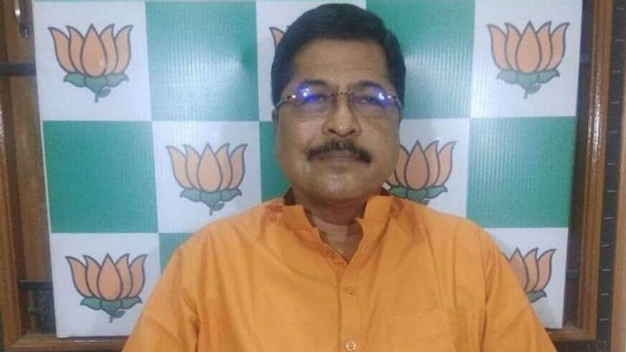 இஸ்லாம் தமிழை ஏற்குமா? தமிழில் நமாஸ் செய்ய முடியுமா? யுவனுக்கு பாஜக பொருளாளர் கேள்வி!! இஸ்லாம் தமிழை ஏற்குமா? தமிழில் நமாஸ் செய்ய முடியுமா? யுவனுக்கு பாஜக பொருளாளர் கேள்வி!!