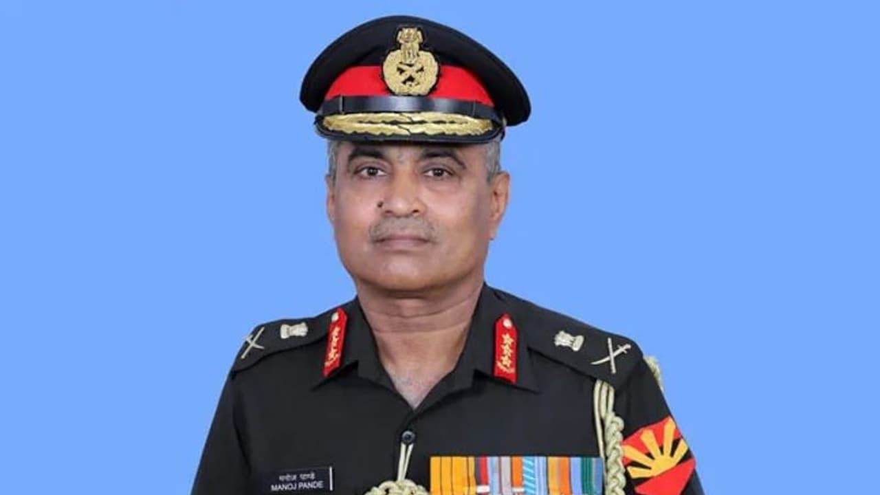 ভারতের নতুন সেনা প্রধান মনোজ পাণ্ডে, হাতের তালুর মতই চেনেন চিনা সীমান্ত এলাকা 